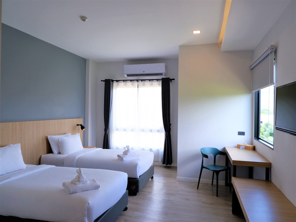 Deluxe Corner Twin Room - Photo 1