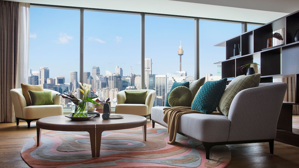 Club Suite, 1 King Bed, Club Lounge Access (Bellerive) thumbnail 5