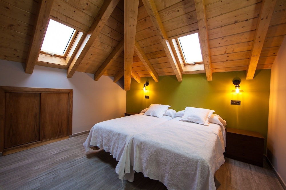 Twin Room, Private Bathroom