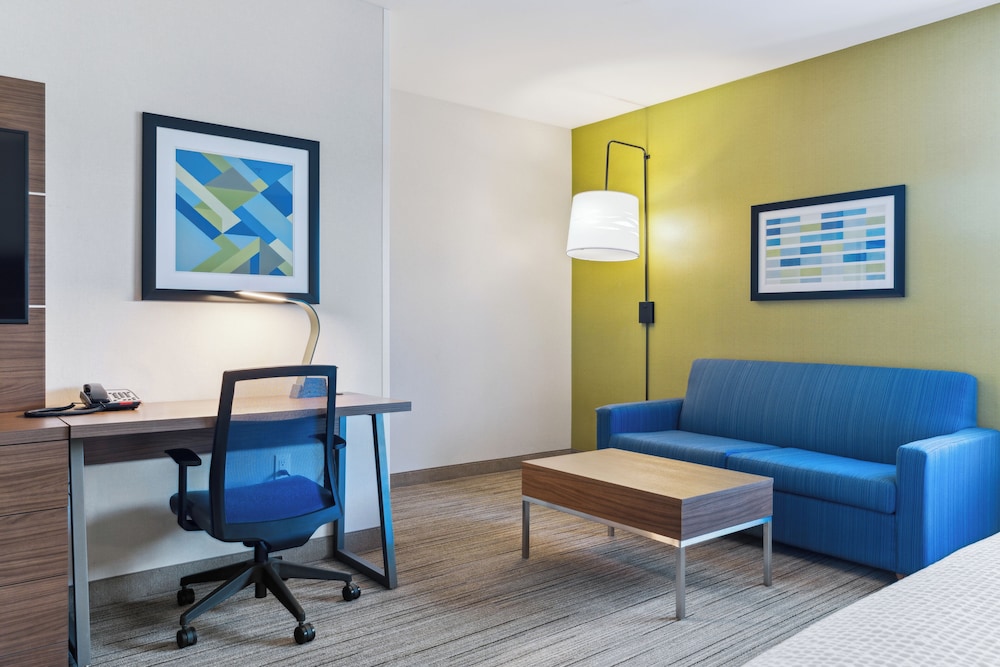 Standard Room, 1 King Bed, Accessible, Non Smoking (Communications) - Photo 1