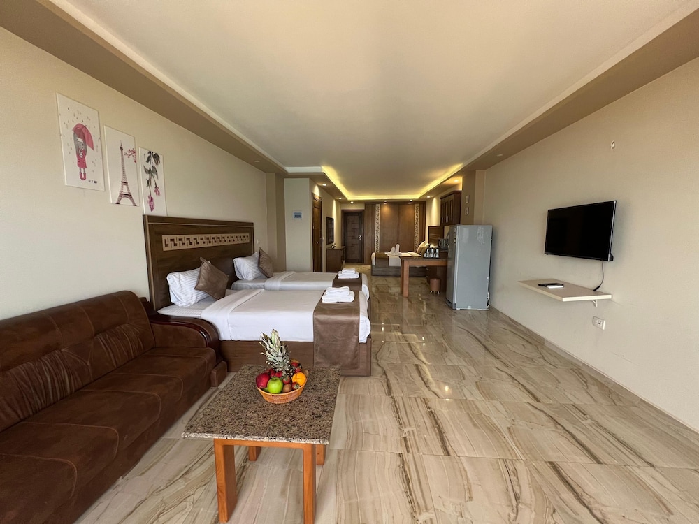 Classic Quadruple Room, Sea View