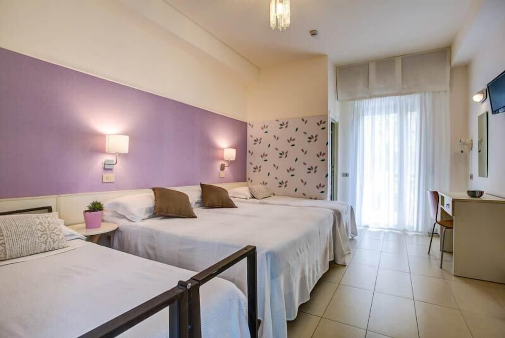 Basic Double or Twin Room, Balcony photo 1