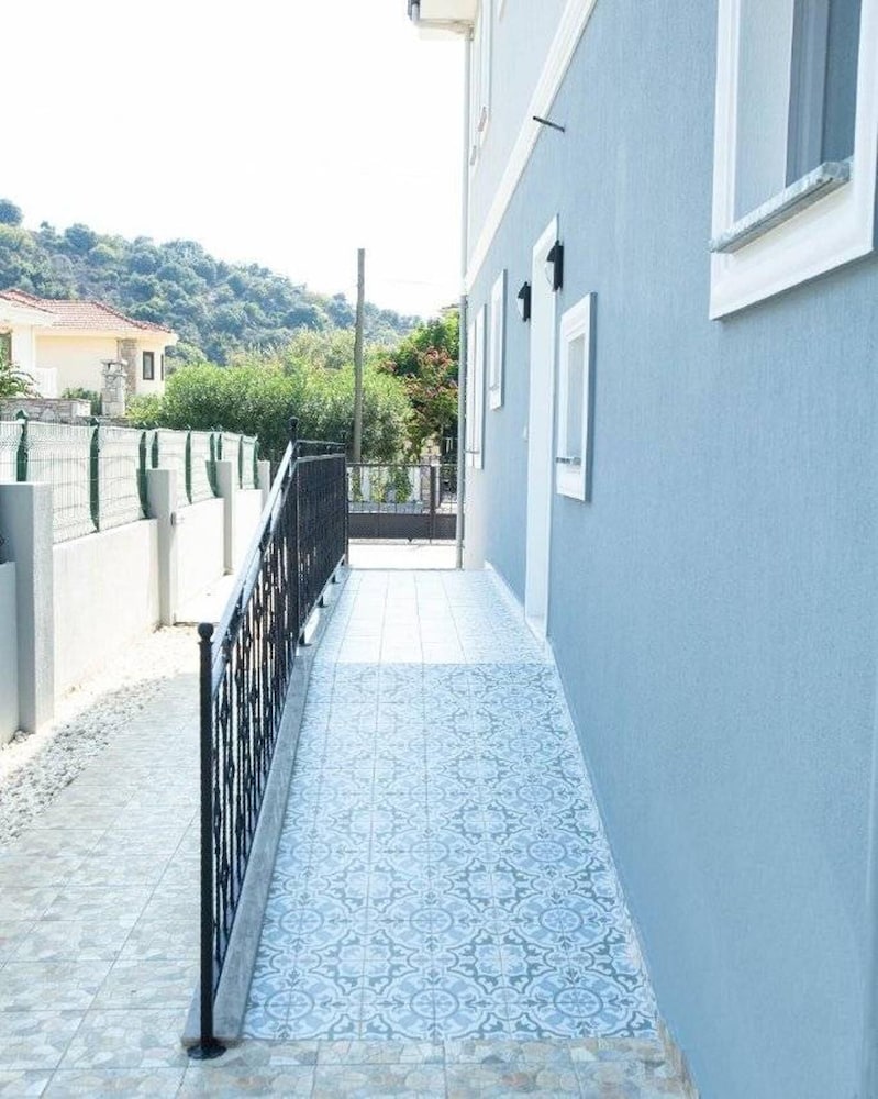 Villa photo 3