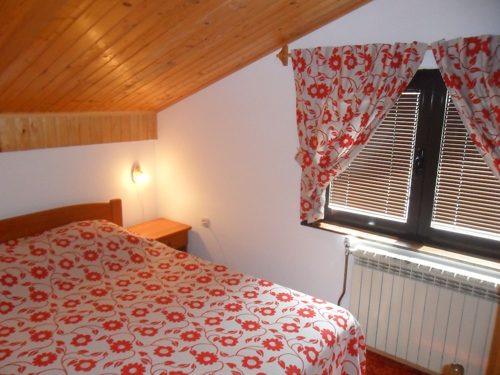 Basic Double Room, 1 Bedroom - Photo 8