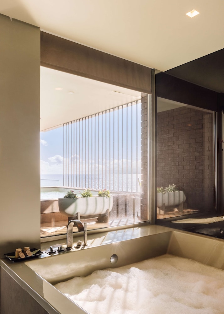 SPE Pool Suite photo 3