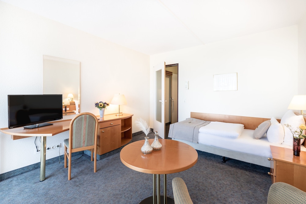 Single Room with Kitchenette photo 2