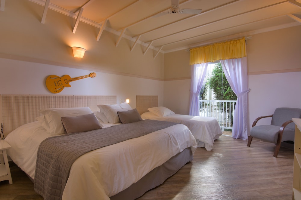 Triple Room, Balcony