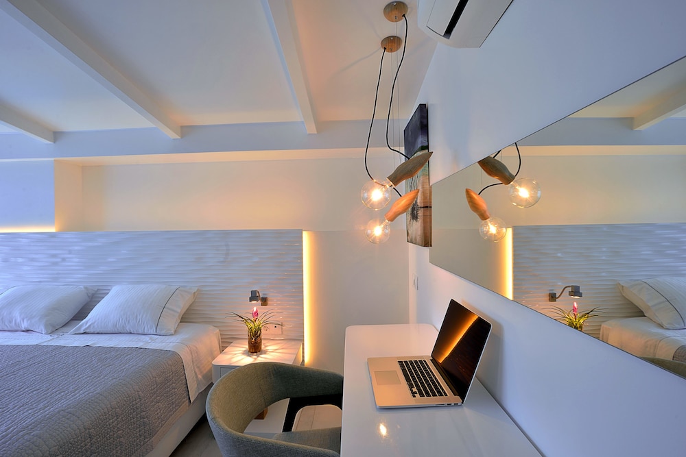 Design Room, 1 Queen Bed, Non Smoking (Superior) photo 3