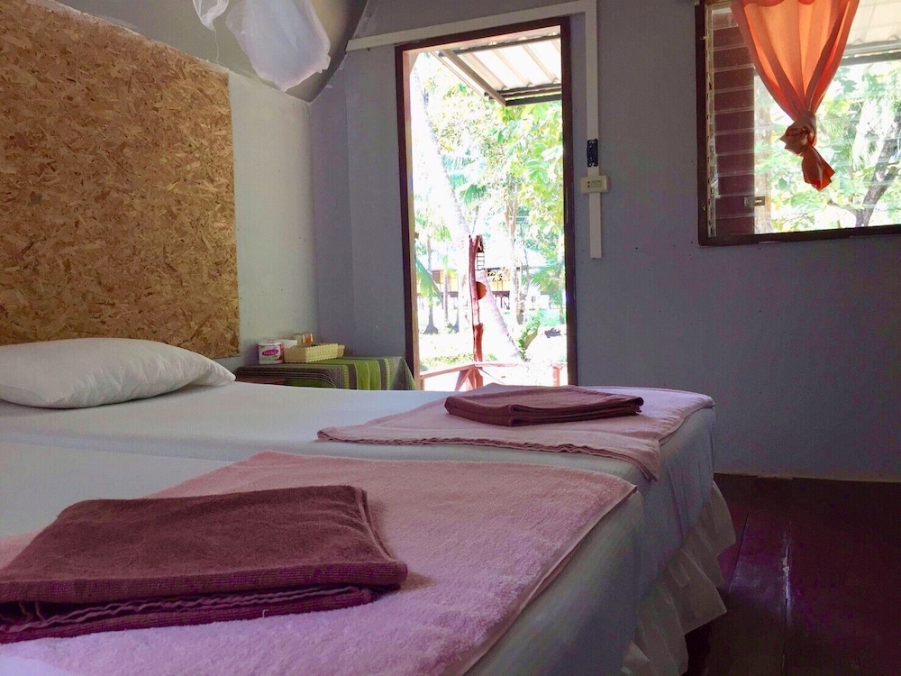 Classic Room, 1 King Bed, Air conditioning, Canal View photo 3