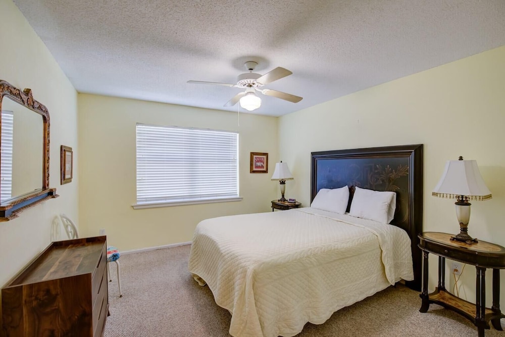 Condo, 2 Queen Beds (Lani Kai 103) photo 1