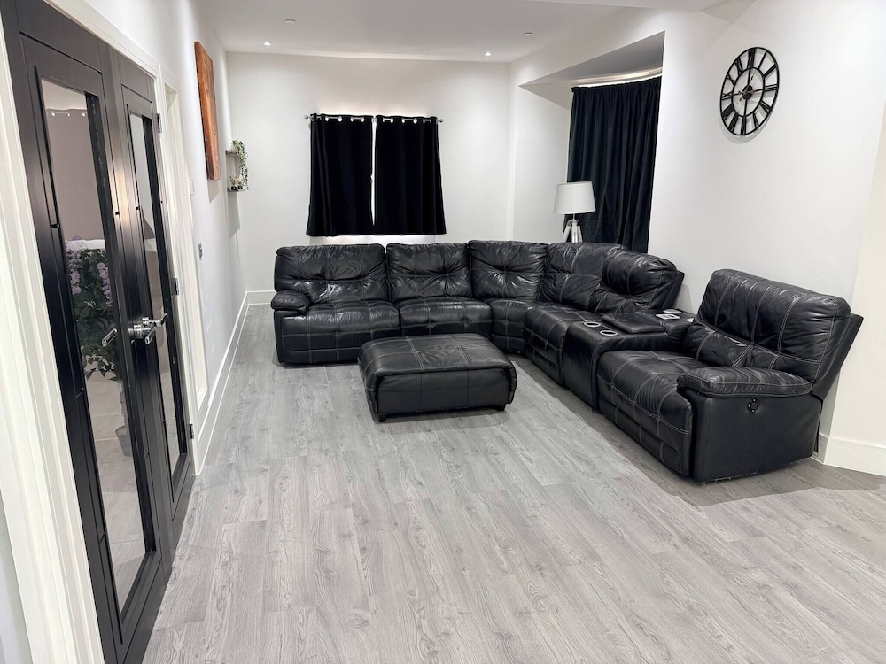 Luxury Home 5 Bedroom 3 Bathroom Games Room Parking, Foto 13