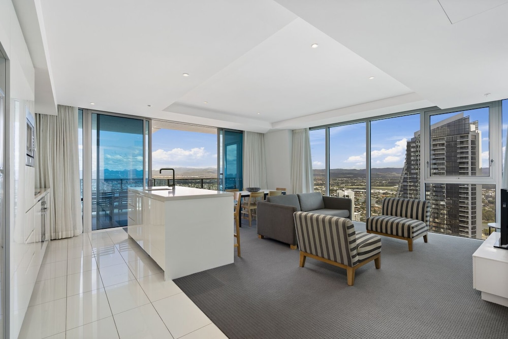 Luxury Apartment photo 3