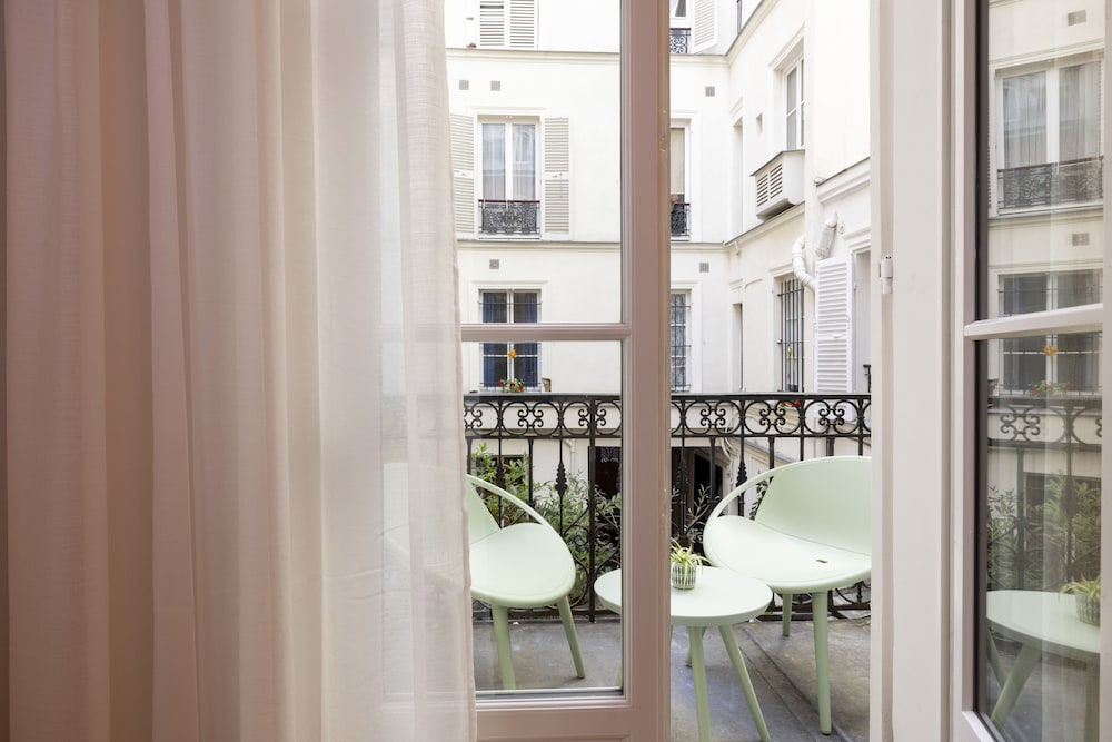 2 bedroom apartment in a quiet courtyard with balcony - 60m2 photo 2