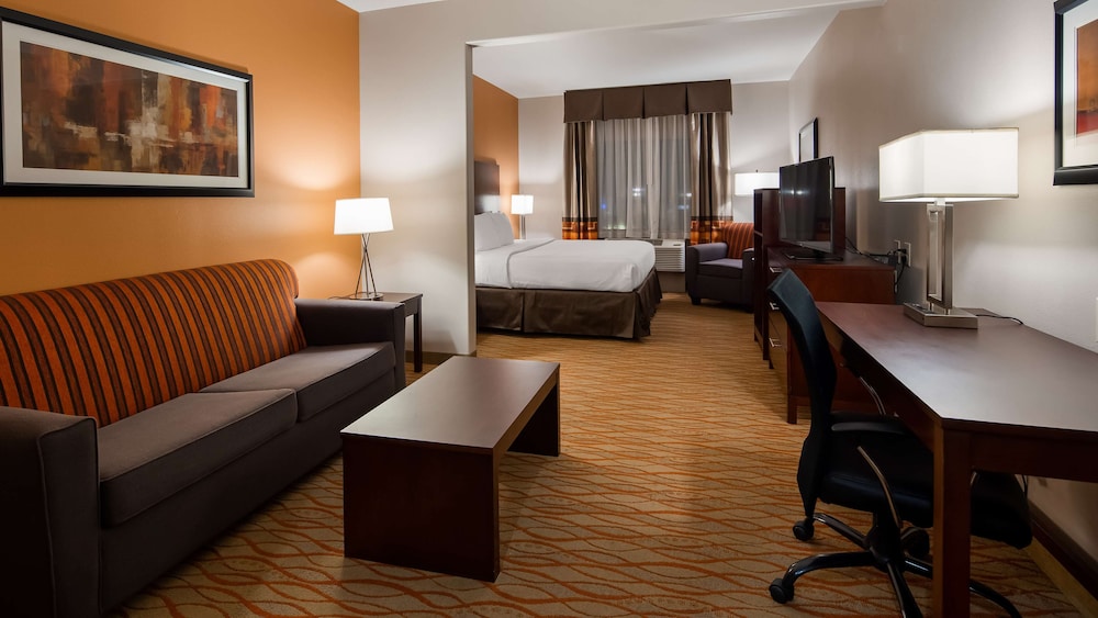 Suite, 1 King Bed, Accessible, Non Smoking (with Sofabed)