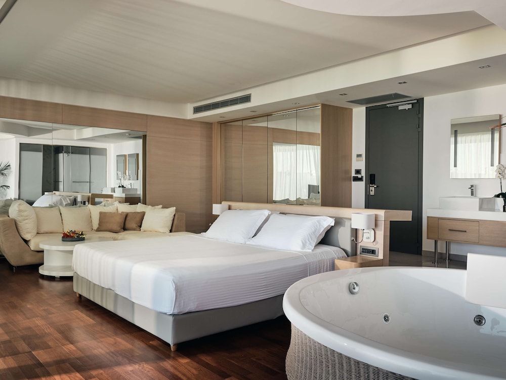 Deluxe Suite, Private Pool, Sea View photo 3