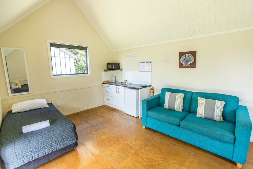 Deluxe Kitchen Cabin (Shared Bathroom) photo 3