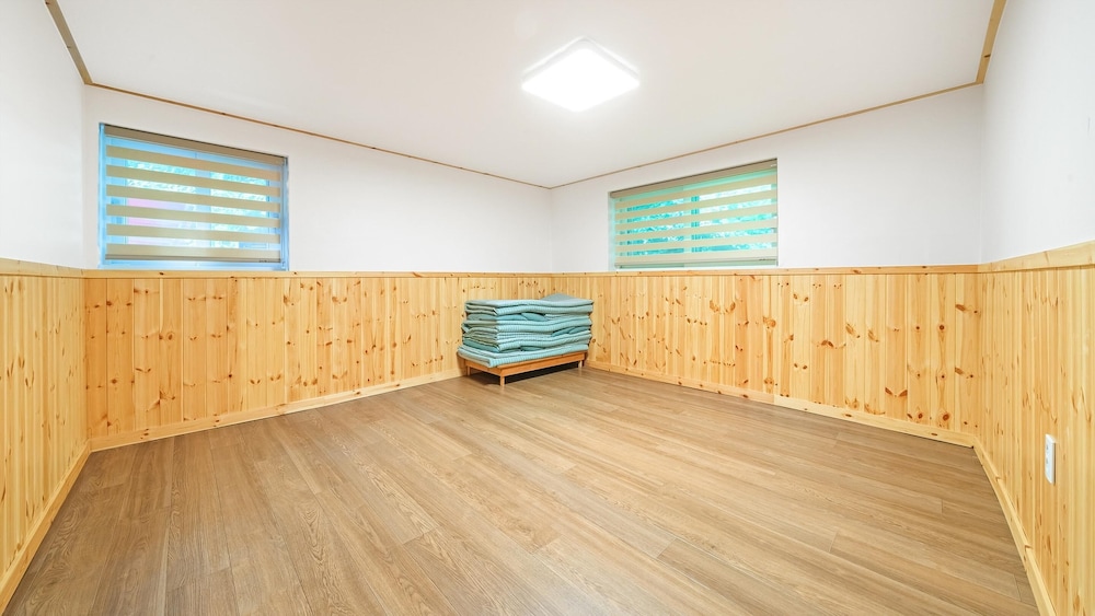 Basic Room, 2 Bedrooms (Jatnaeeumdong) - Photo 9
