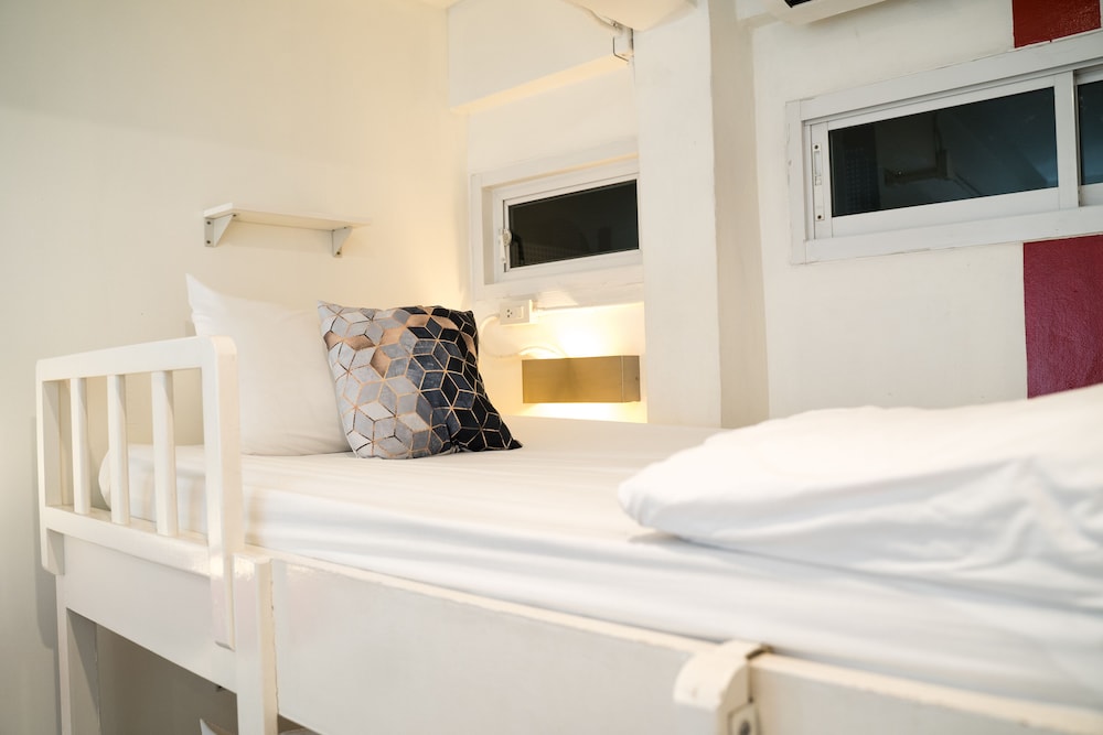 4 Bunk Beds Mixed Dorm photo 1