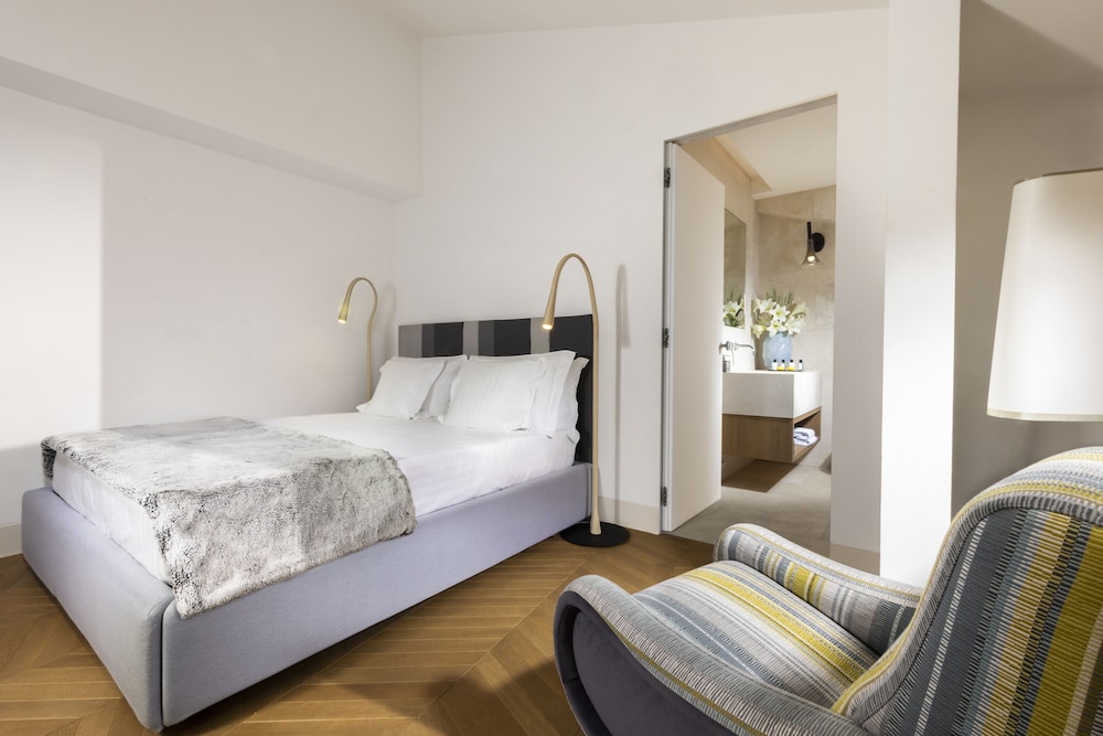 Presidential Suite (Colosseum View)