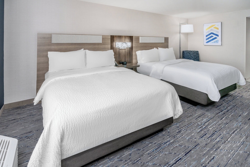 Standard Room, 2 Queen Beds - Photo 1