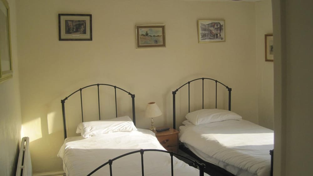 Standard Twin Room photo 1