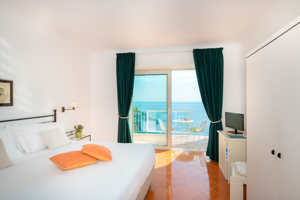 Deluxe Double Room, Balcony, Sea View - Photo 7
