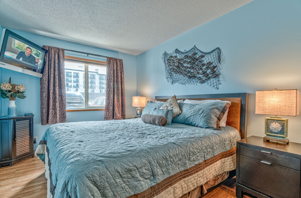 Signature Condo, 1 Bedroom, Kitchen, Beach View, photo 6