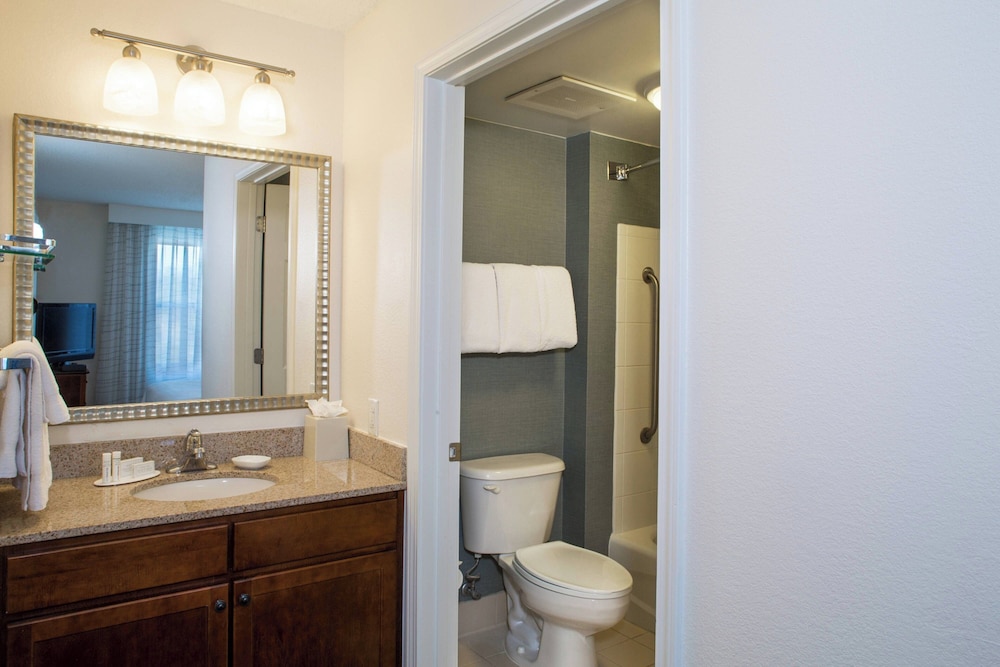 Studio, 1 Bedroom (Mobility/Hearing Accessible, Tub), photo 6