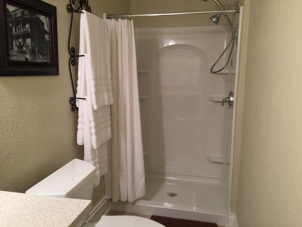 Harding Spring Suite photo 3