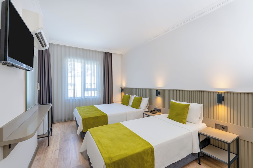 Standard Triple Room photo 3