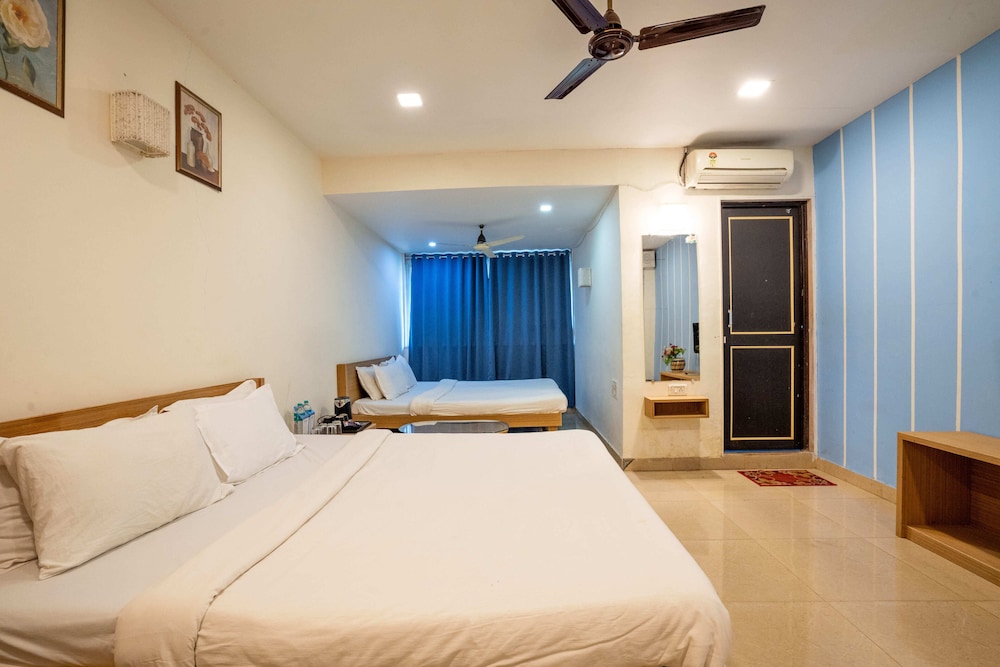 Family Room, 2 Double Beds photo 3