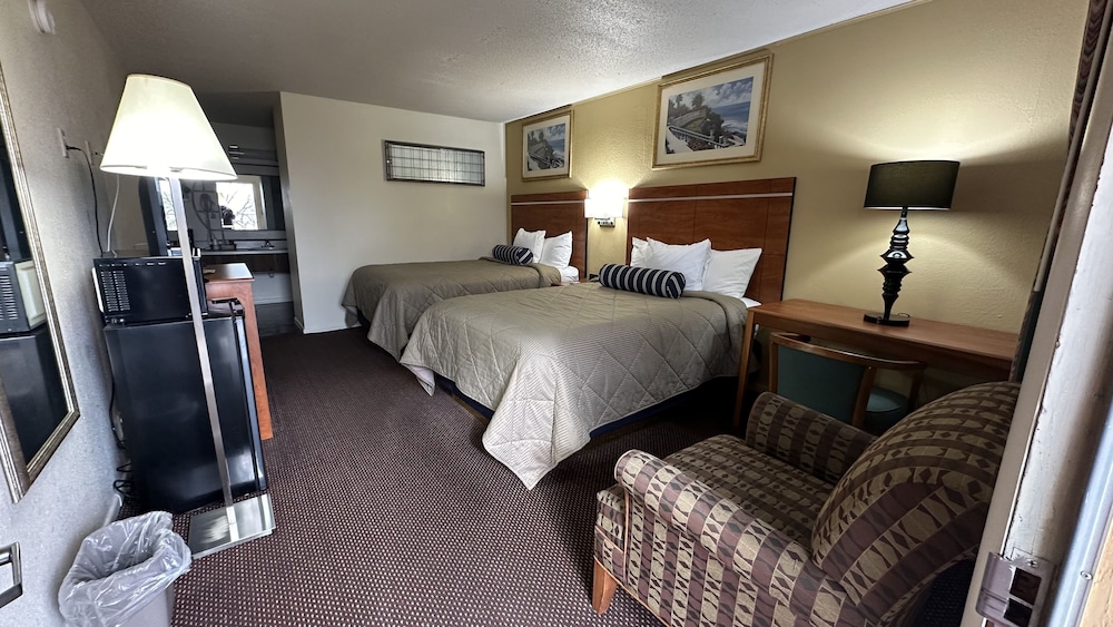 Standard Room, 2 Double Beds (Non Smoking) photo 1