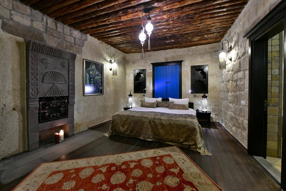 Deluxe Room (Cave) - Photo 5