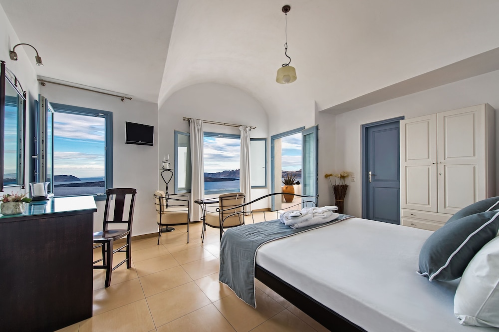 Superior Room, Sea View (& Volcano view)