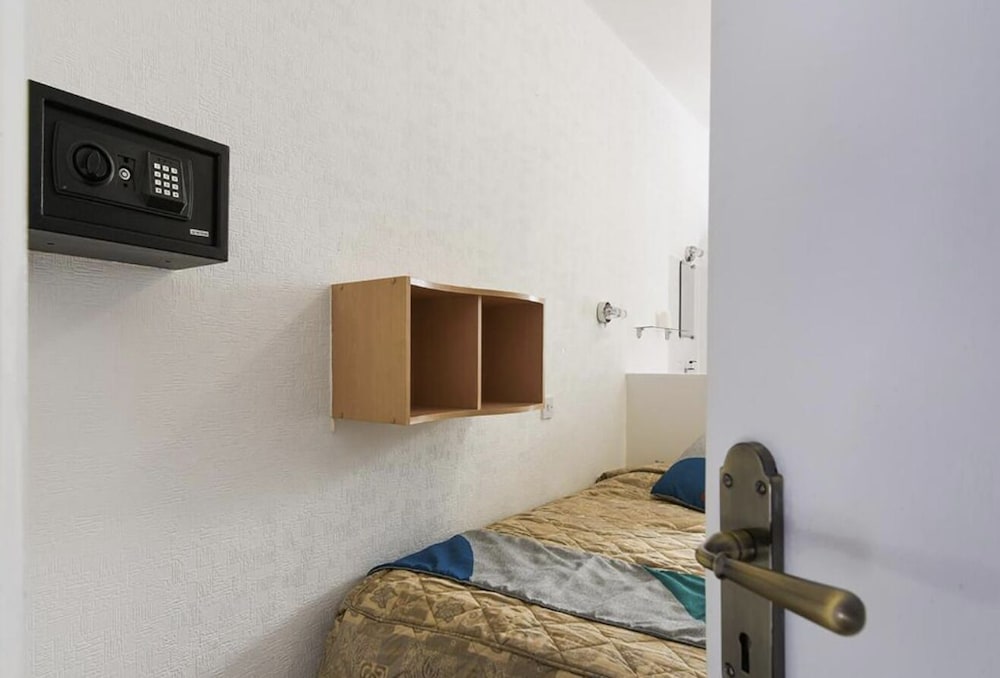 Triple Room, Ensuite, City View