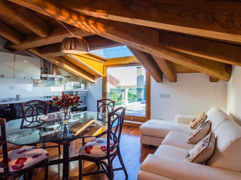 Villa photo 3