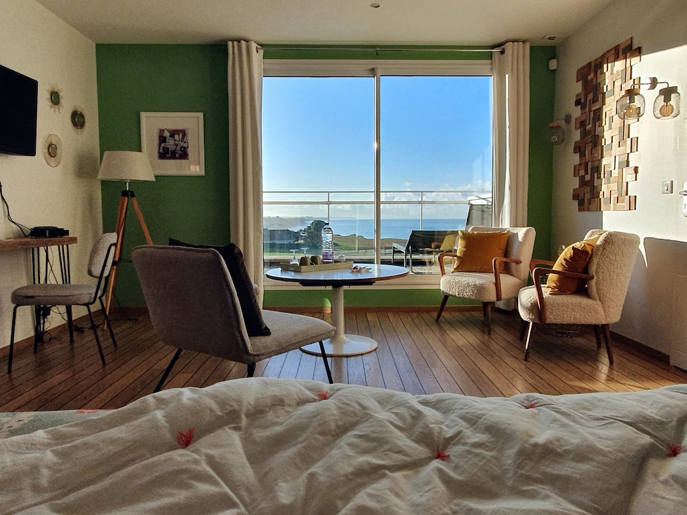 Luxury room '' Sole Sous Le Parasol '' Sea view