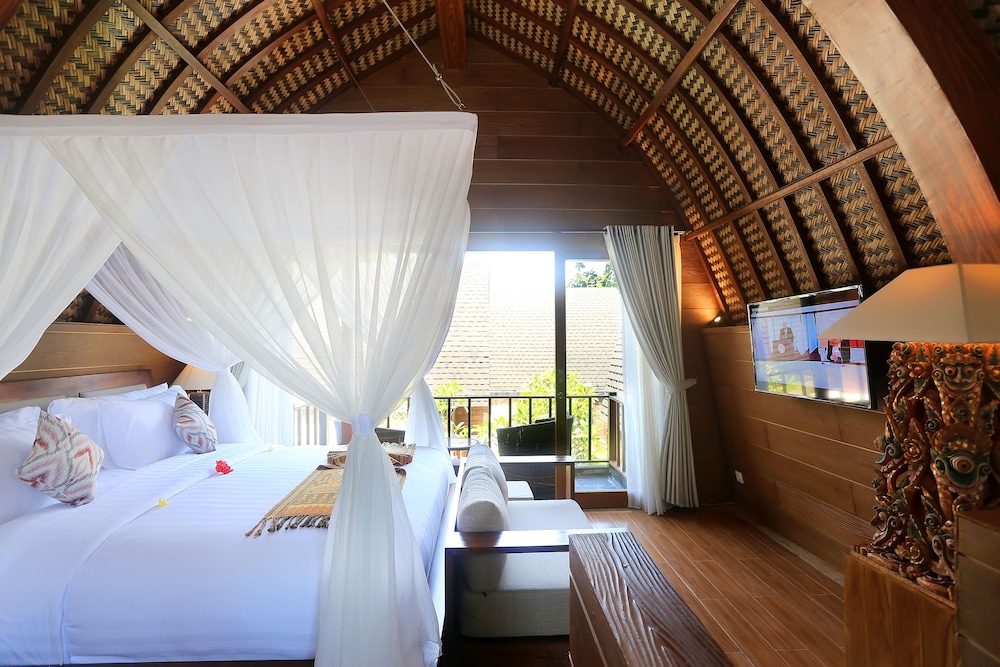 1 Bedroom Villa with Balcony Pool View - Photo 2