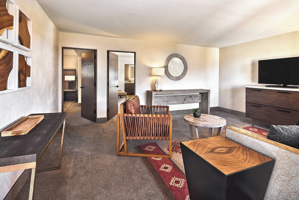 Suite, 1 Double Bed - Photo 3