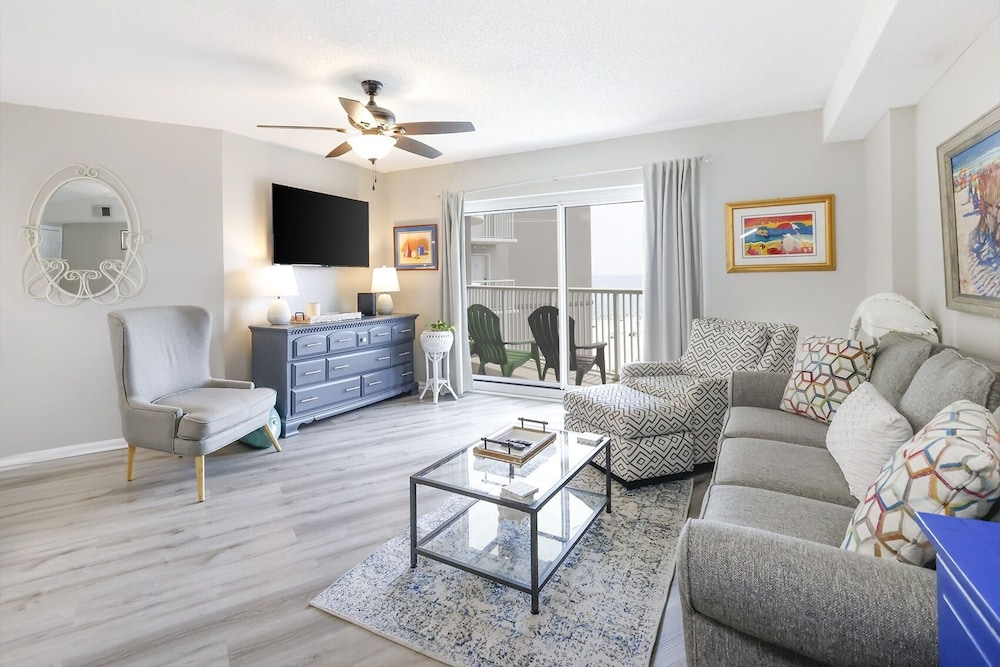 Condo, 2 Bedrooms