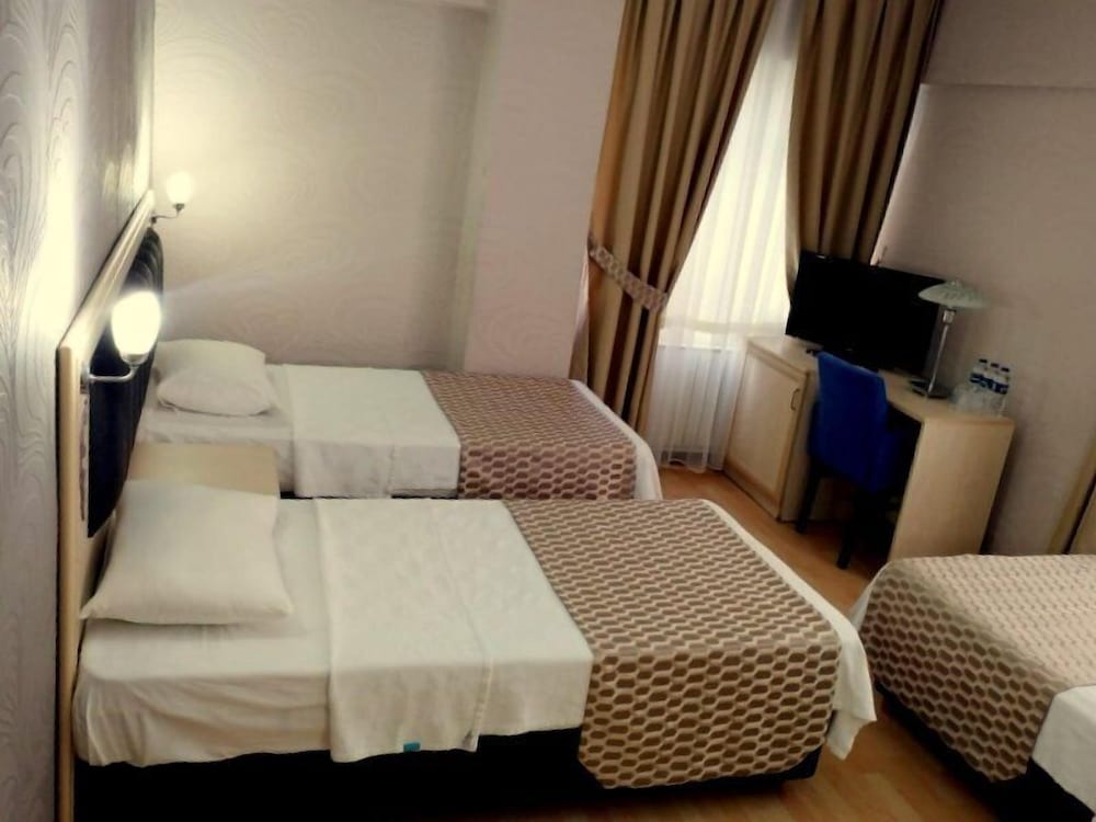 Standard Triple Room photo 2