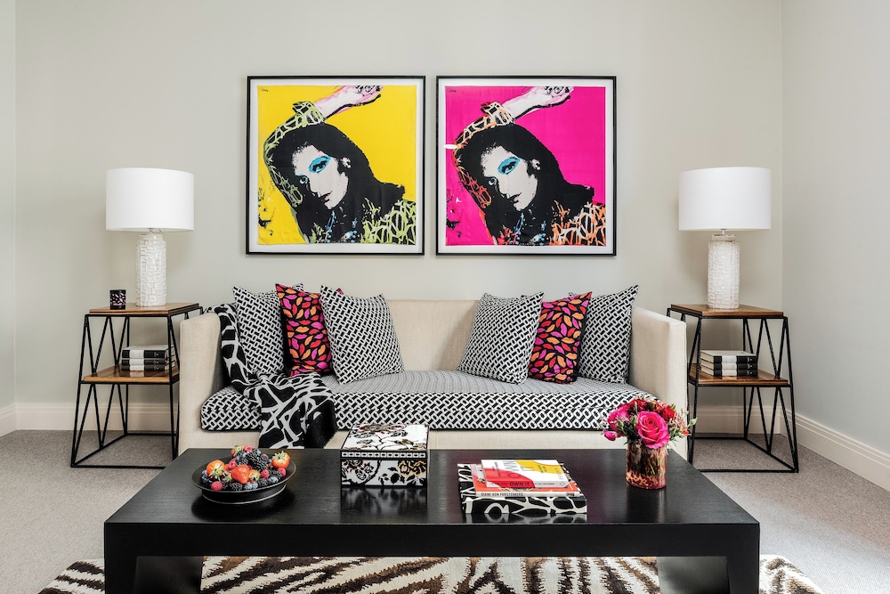 Suite (Diane Von Furstenberg)