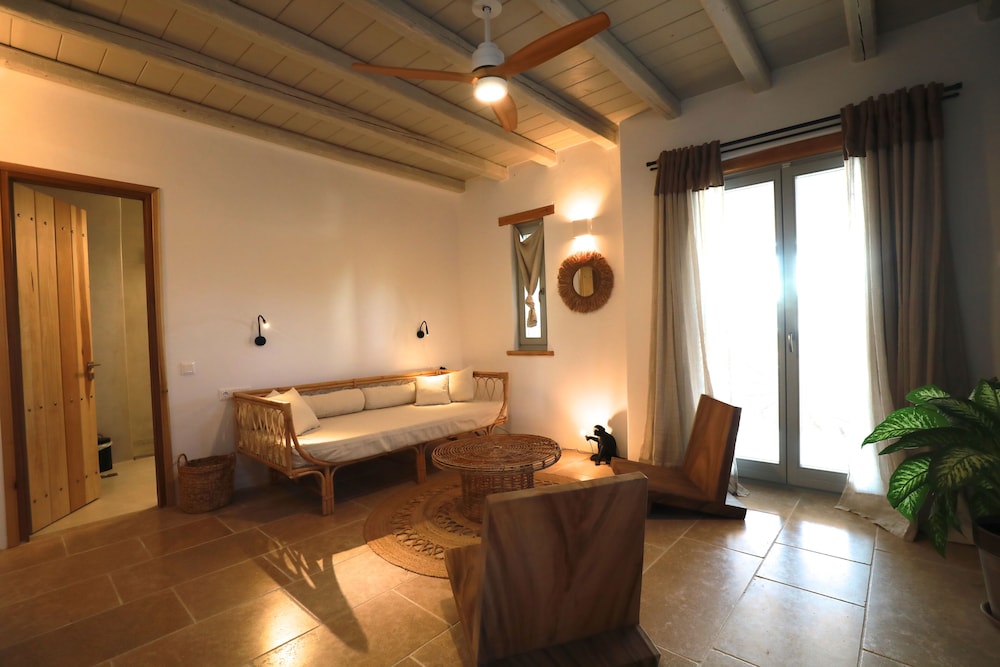 Family Room, 2 Bedrooms photo 2