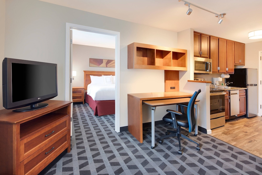 Suite, 1 Bedroom (Mobility Accessible, Roll-In Shower)