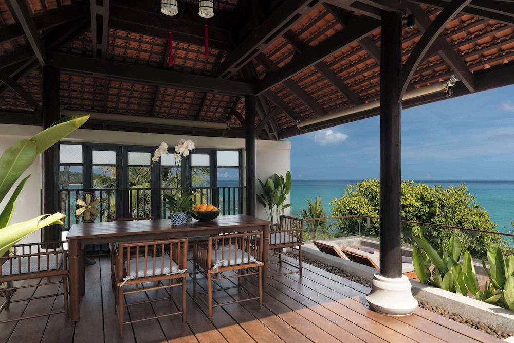 Two Bedroom Oceanfront Residence - Photo 9