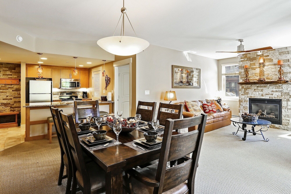 Condo, 2 Bedrooms