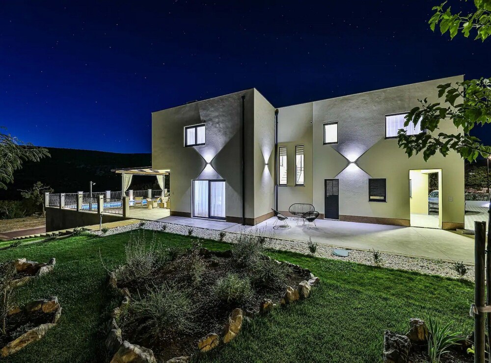 Villa (Three Bedroom Villa with Pool)