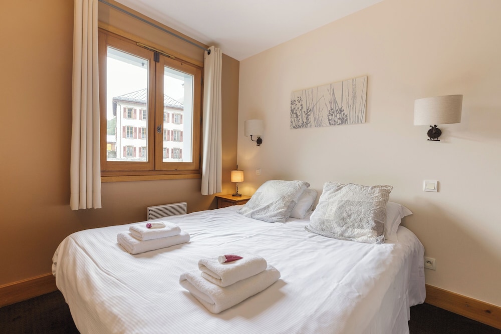 Family Apartment, Multiple Bedrooms (Vallorcine Balme 14 ski in / ski out)