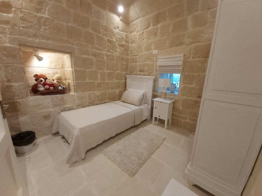 Villa, 5 Bedrooms, Private Pool, Garden View photo 2