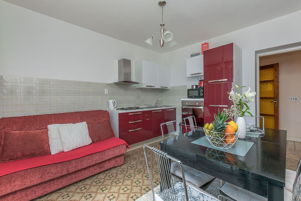 Apartment (A4) photo 2